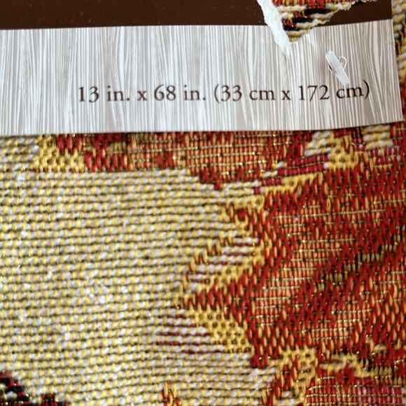 Fall table runner. - Picture 2 of 5